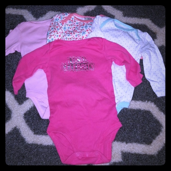 4 pack bundle long sleeve onesies (bundle #13) - Picture 1 of 4